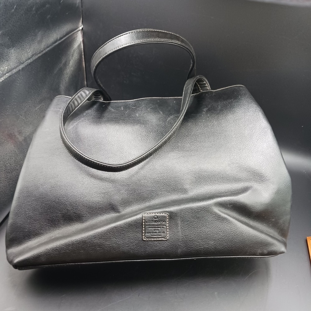 Vintage 80s? Liz Claiborne lg blk leather embossed logodbl strap shoulder bag